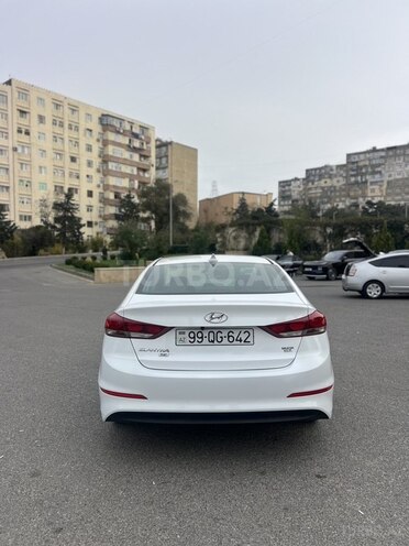Hyundai Elantra 2017, 131,701 km - 2.0 л - Bakı