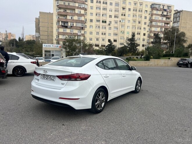 Hyundai Elantra 2017, 131,701 km - 2.0 л - Bakı