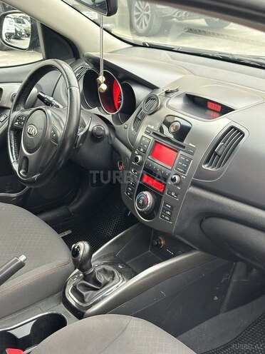 Kia Cerato 2011, 285,000 km - 1.6 l - Quba
