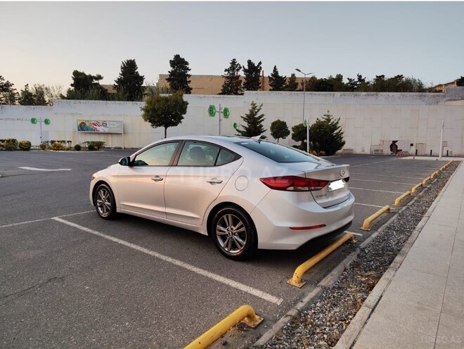 Hyundai Elantra 2018, 186,684 km - 2.0 л - Bakı