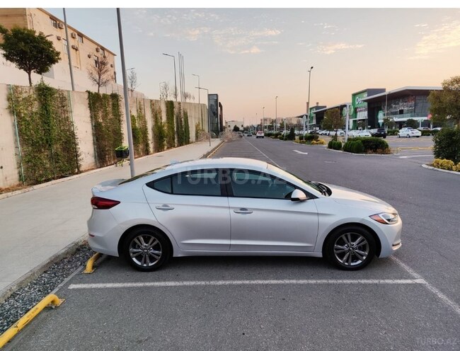 Hyundai Elantra 2018, 186,684 km - 2.0 л - Bakı
