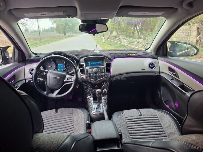 Chevrolet Cruze 2015, 293,000 km - 1.4 л - Salyan