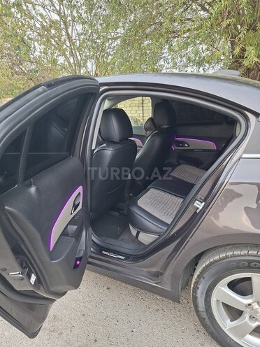 Chevrolet Cruze 2015, 293,000 km - 1.4 л - Salyan
