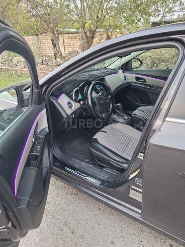 Chevrolet Cruze 2015, 293,000 km - 1.4 л - Salyan