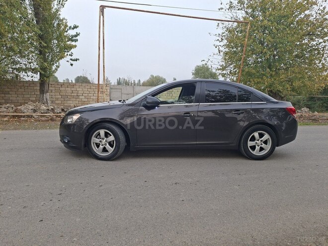 Chevrolet Cruze 2015, 293,000 km - 1.4 л - Salyan