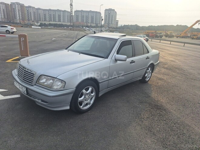 Mercedes C 220 1999, 353,500 km - 2.2 l - Bakı
