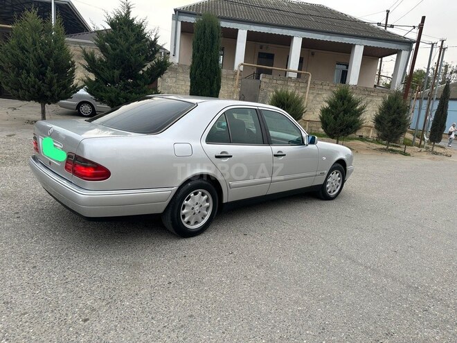 Mercedes E 240 1997, 357,123 km - 2.4 l - Bakı