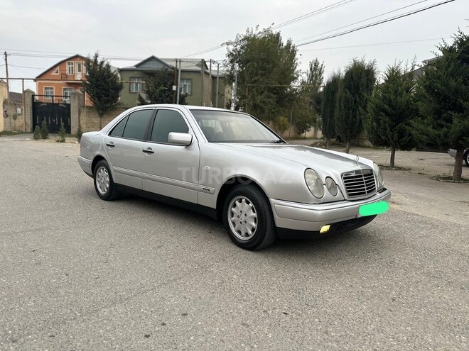 Mercedes E 240 1997, 357,123 km - 2.4 l - Bakı