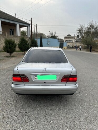 Mercedes E 240 1997, 357,123 km - 2.4 l - Bakı