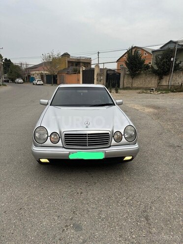 Mercedes E 240 1997, 357,123 km - 2.4 l - Bakı