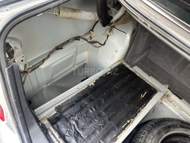 Mercedes E 240 1997, 357,123 km - 2.4 l - Bakı