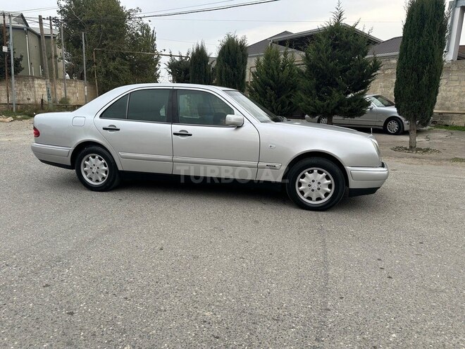 Mercedes E 240 1997, 357,123 km - 2.4 l - Bakı