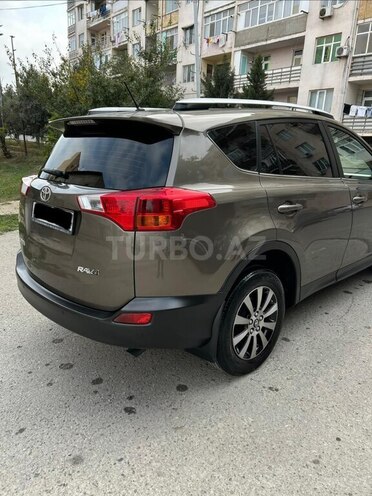 Toyota RAV4-6