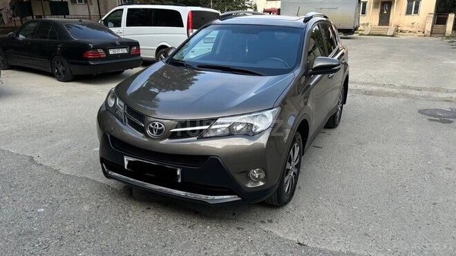 Toyota RAV4-8