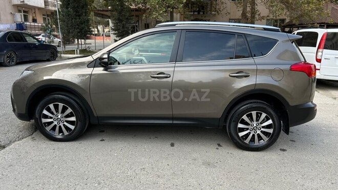 Toyota RAV4-10