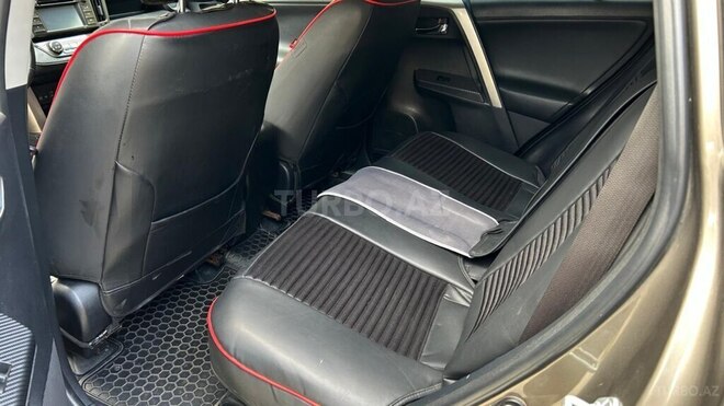 Toyota RAV4-19