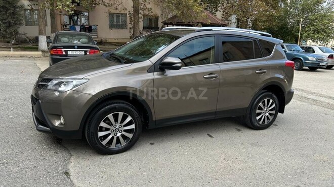 Toyota RAV4-15