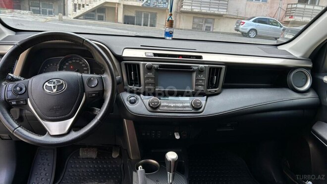 Toyota RAV4-17