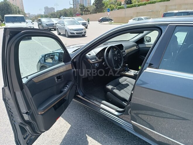Mercedes E 220 2010, 245,000 km - 2.1 л - Bakı