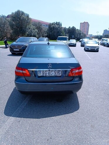 Mercedes E 220 2010, 245,000 km - 2.1 л - Bakı