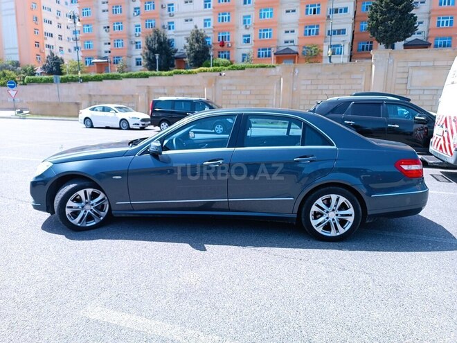 Mercedes E 220 2010, 245,000 km - 2.1 л - Bakı