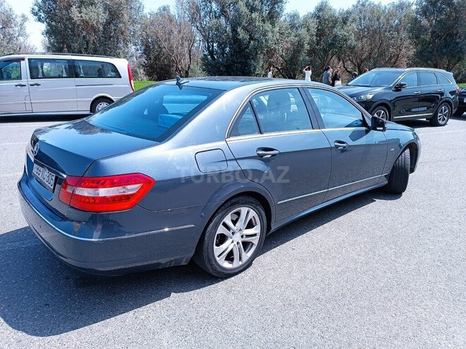 Mercedes E 220 2010, 245,000 km - 2.1 л - Bakı