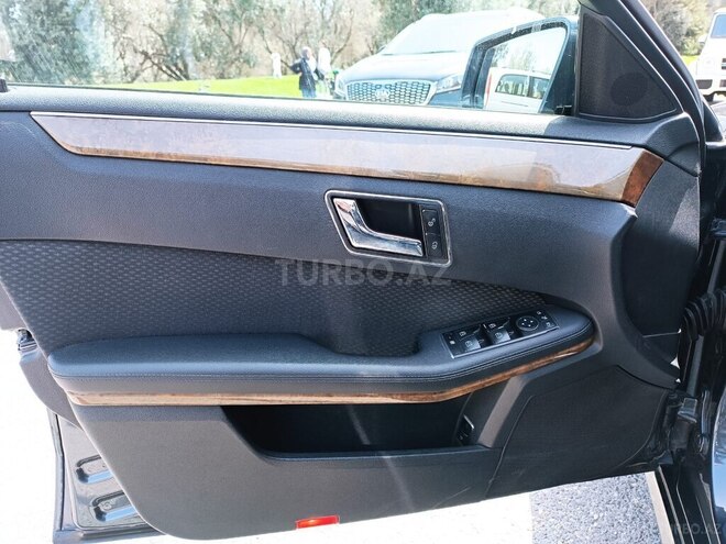 Mercedes E 220 2010, 245,000 km - 2.1 л - Bakı