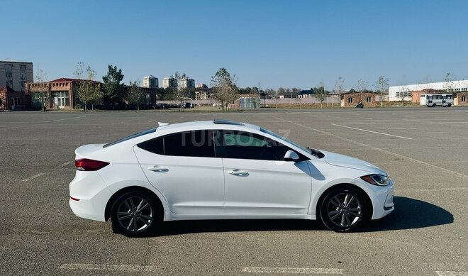 Hyundai Elantra 2017, 185,000 km - 2.0 л - Gəncə