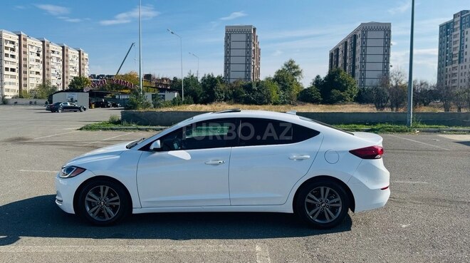 Hyundai Elantra 2017, 185,000 km - 2.0 л - Gəncə