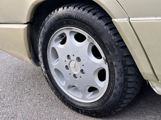 Mercedes  1985, 400,000 km - 2.0 л - Gəncə