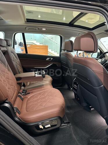 BMW X7-11