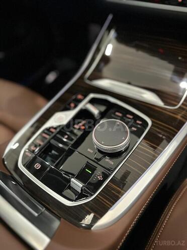 BMW X7-14