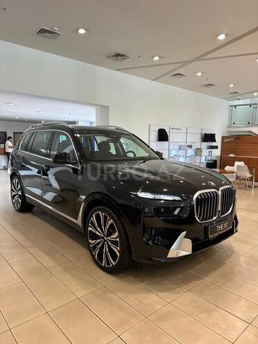 BMW X7-4