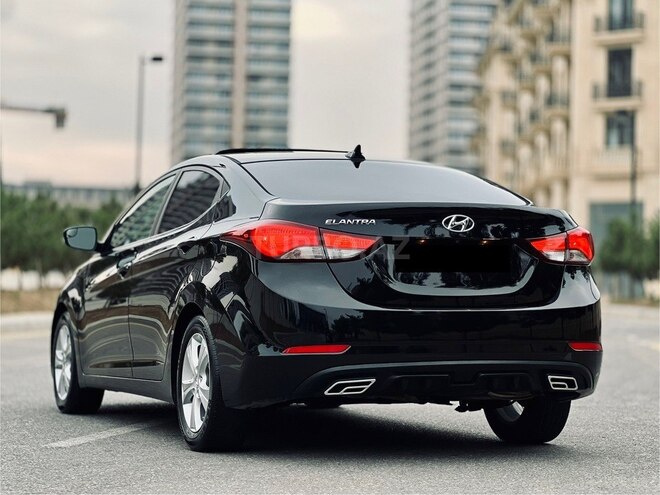 Hyundai Elantra 2015, 90,000 km - 1.8 l - Bakı