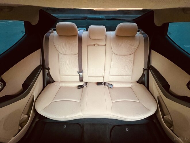 Hyundai Elantra 2015, 90,000 km - 1.8 l - Bakı