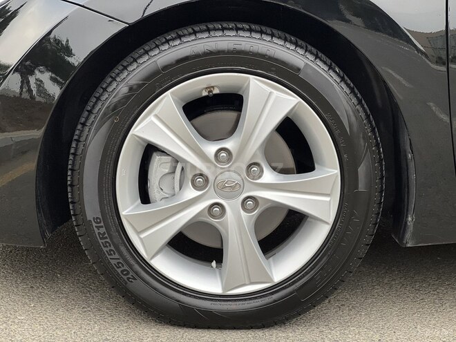 Hyundai Elantra 2015, 90,000 km - 1.8 l - Bakı