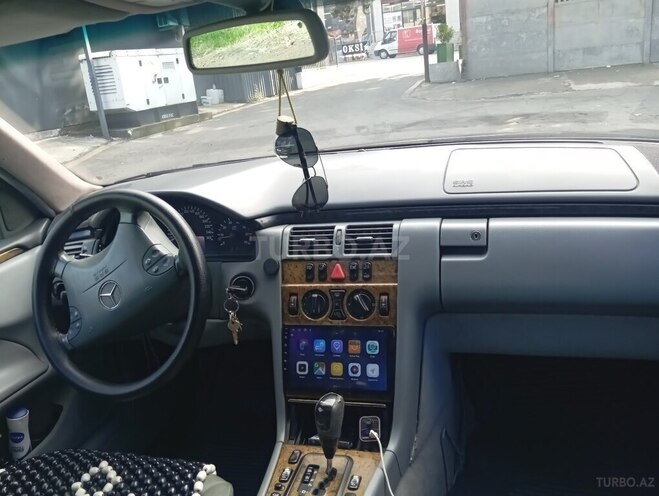 Mercedes E 240 2000, 480,000 km - 2.4 l - Zaqatala