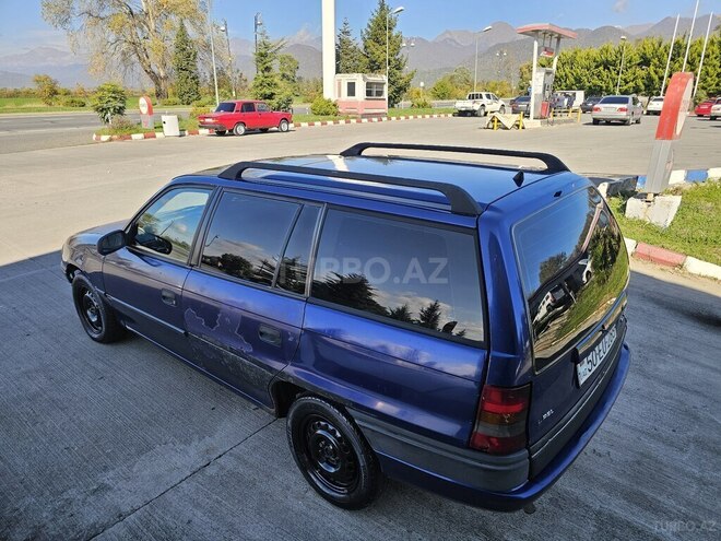 Opel Astra 1996, 265,980 km - 1.8 l - Qəbələ
