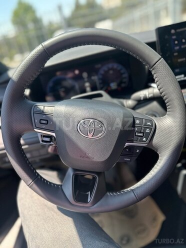 Toyota Camry 2025, 4,900 km - 2.0 l - Bakı