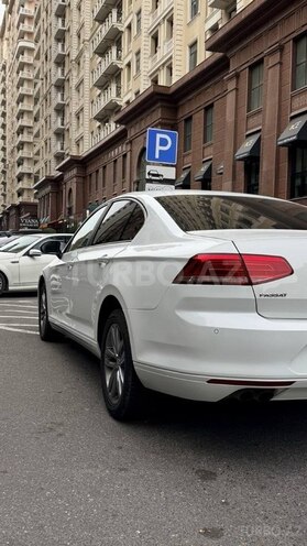 Volkswagen Passat 2018, 111,111 km - 1.8 л - Bakı