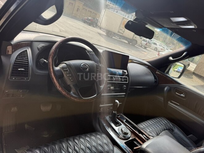 Nissan Patrol 2011, 238,300 km - 5.6 l - Bakı