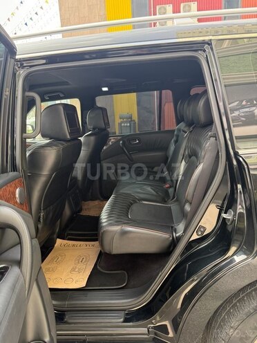 Nissan Patrol 2011, 238,300 km - 5.6 l - Bakı
