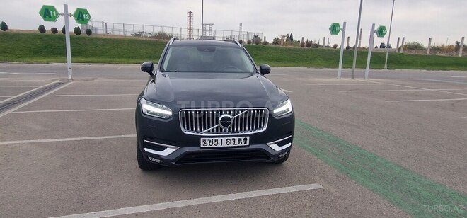 Volvo XC90-1