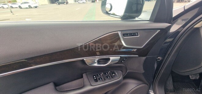 Volvo XC90-13