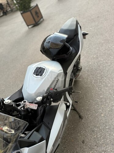 Kawasaki  2024, 1,400 km - 0.5 l - Bakı