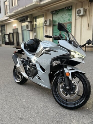 Kawasaki  2024, 1,400 km - 0.5 l - Bakı