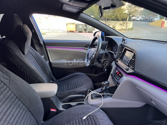 Hyundai Elantra 2017, 276,807 km - 2.0 л - Bakı