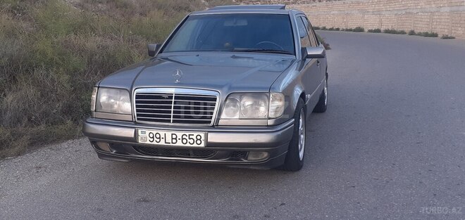 Mercedes E 250 1993, 13,712 km - 2.5 l - Bakı