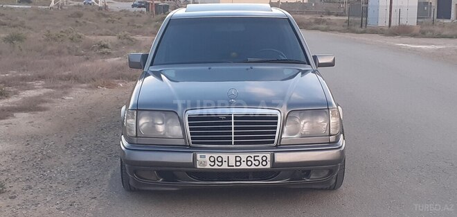Mercedes E 250 1993, 13,712 km - 2.5 l - Bakı