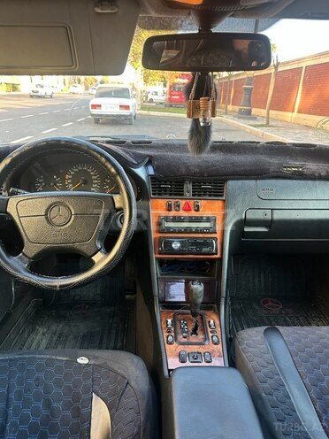 Mercedes C 240 1998, 298,000 km - 2.4 л - Gəncə